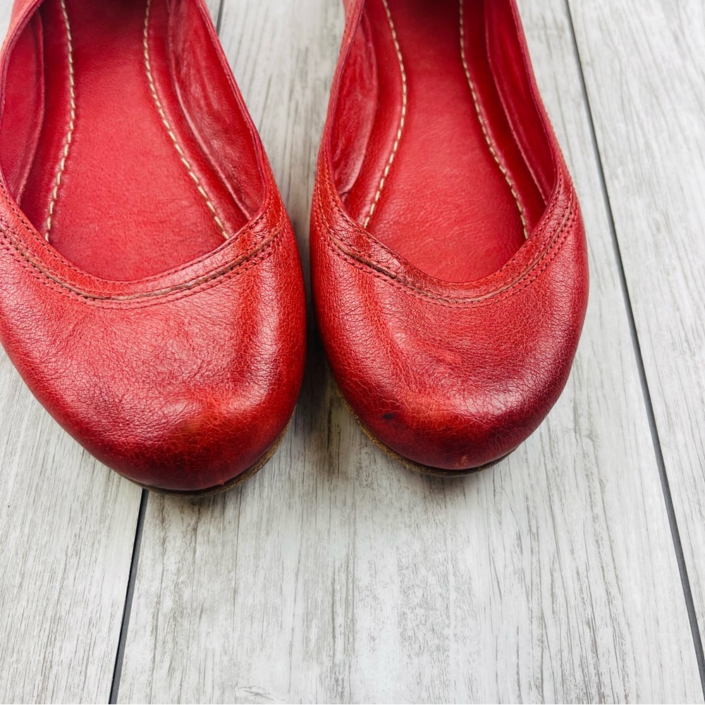 Frye Carson Ballet Coral Red Leather Flat Slip On Size 8 - Picture 4 of 10
